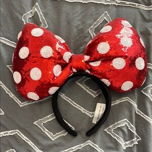 Minnie Mouse giant bow headband